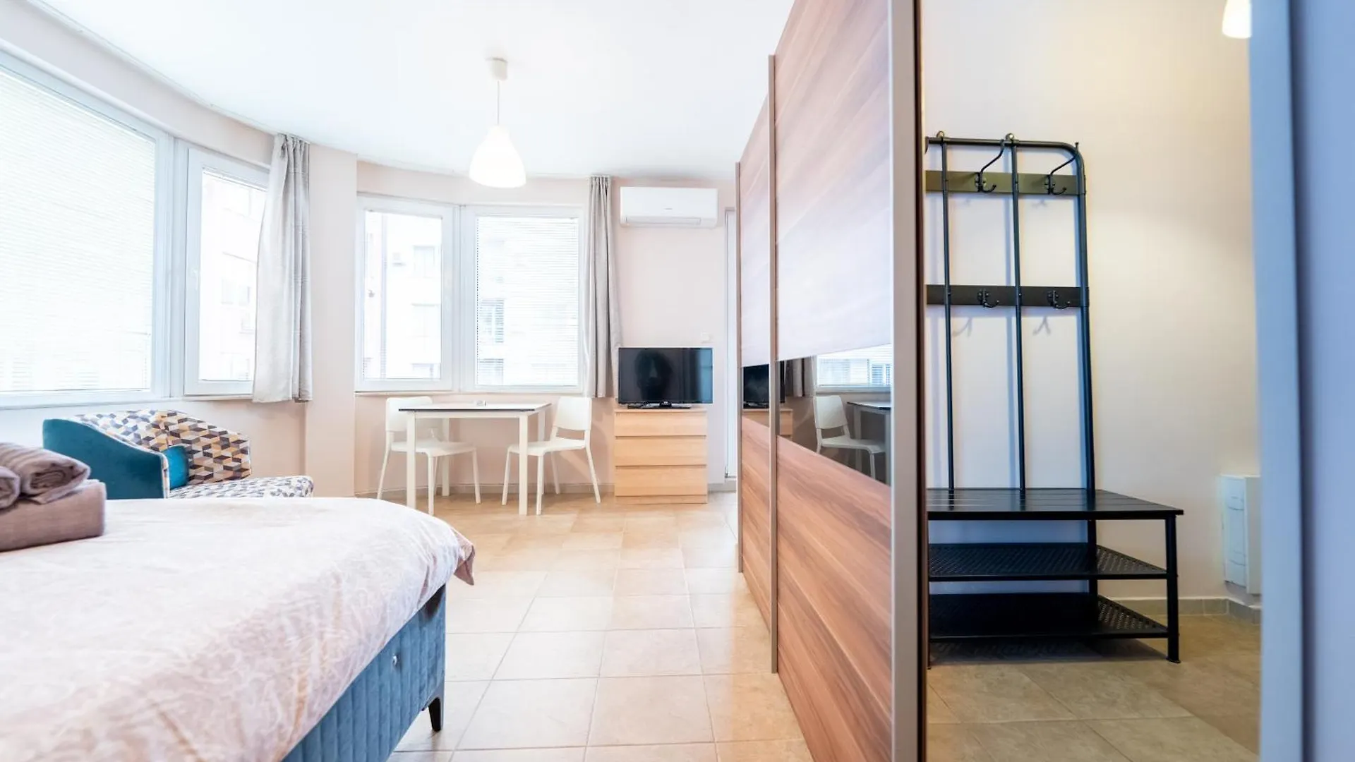Lovely Apartment In Studentski Grad Sofia
